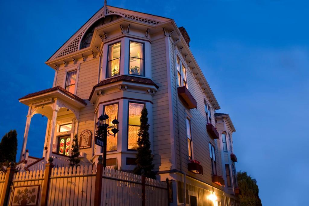 Humboldt House Bed & Breakfast Victoria Esterno foto