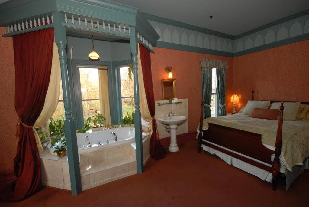 Humboldt House Bed & Breakfast Victoria Esterno foto