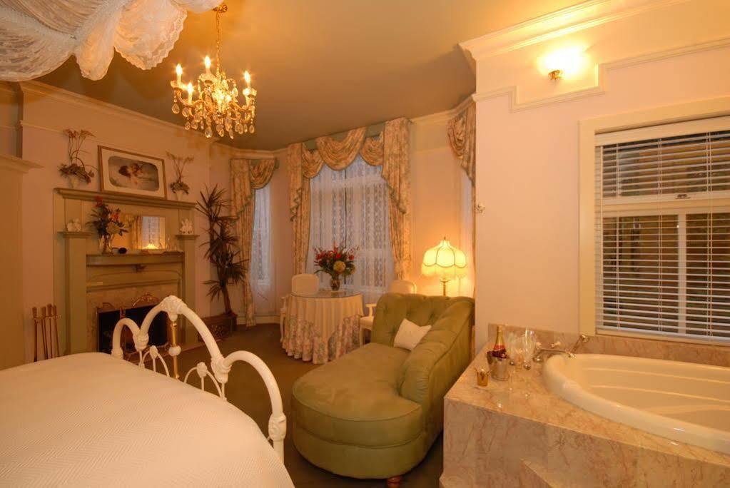 Humboldt House Bed & Breakfast Victoria Esterno foto